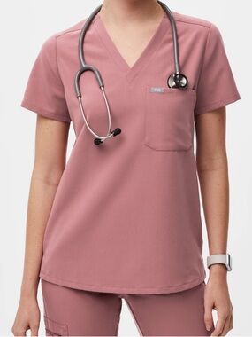 Figs Women’s Caterina One-Pocket V-Neck Scrub Top in Dusty Rose